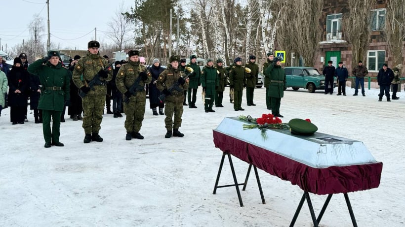 В краснокутском селе похоронили погибшего на СВО Александра Королева