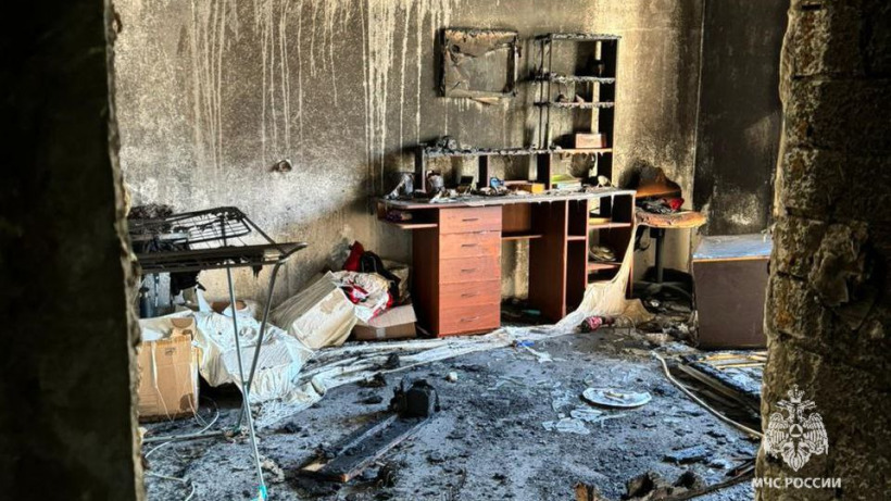 В саратовском поселке Солнечный-2 из горящего дома эвакуировали 35 человек