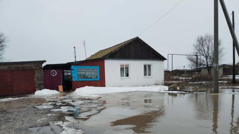 Паводок. В Саратовской области подтоплены 10 мостов и 13 домов