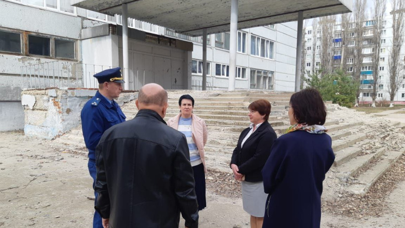 Прокуратура проверит балаковскую школу на безопасность для учащихся