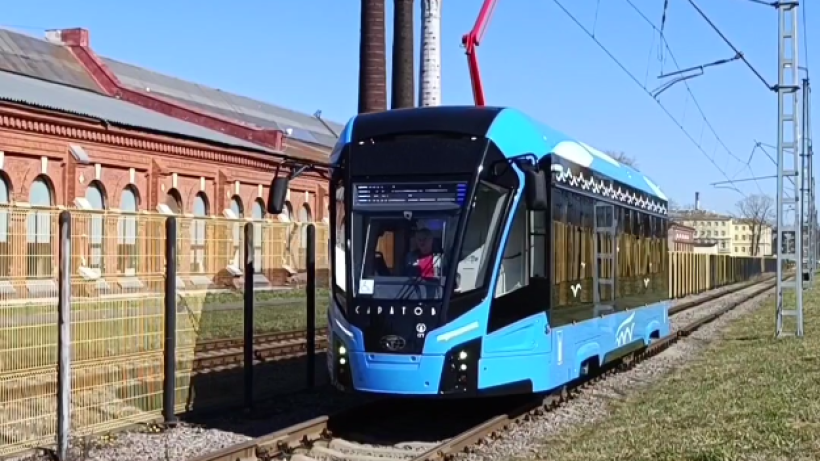 Трамвай «Львенок» для Саратова обкатали в Санкт-Петербурге. Его доставят в предстоящие выходные