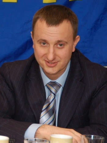 На сайте отделения ЛДПР каждый чих депутата Госдумы Антона Ищенко учтен и запечатлен