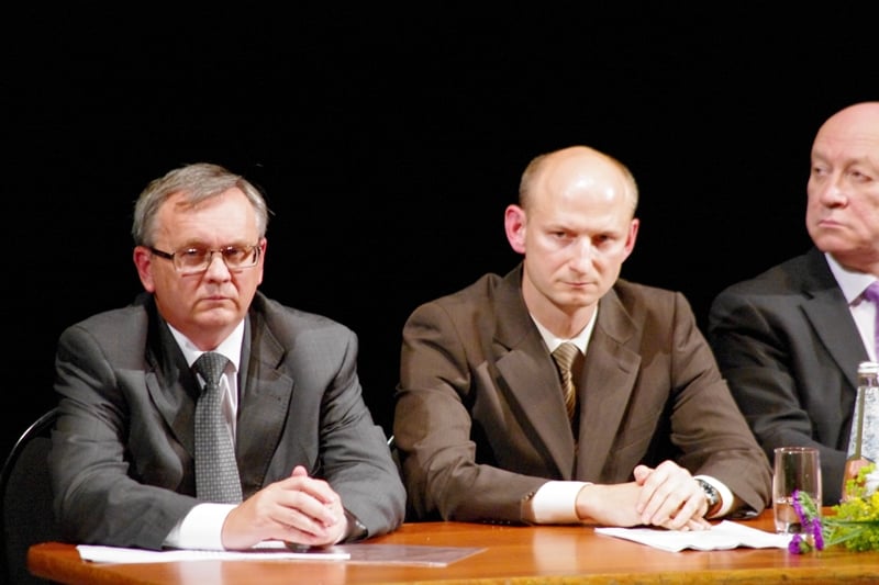 Как выяснилось, на кресло, которое пока еще занимает Леонид Коссович, претендуют два кандидата.