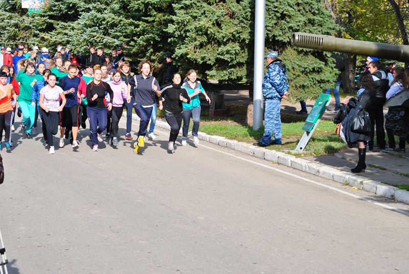 Приняли участие в финальных соревнованиях «Олимпийского дня бега» более 3,5 тысяч саратовцев