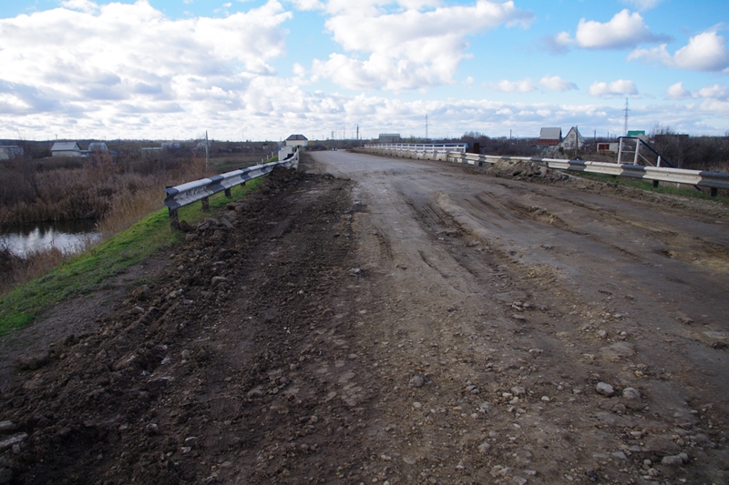 Жители поселка Сабуровка готовы перекрыть трассу, чтобы предотвратить ее разрушение