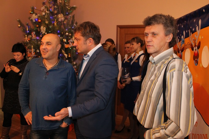 Алексей Колобродов («Общественное мнение»), Антон Комаров («ТНТ-Саратов») и Андрей Башкайкин («СарБК») также получили дипломы, сертификаты и подарки